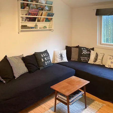 Cosy, Undisturbed Sanctuary Away From The בית נופש