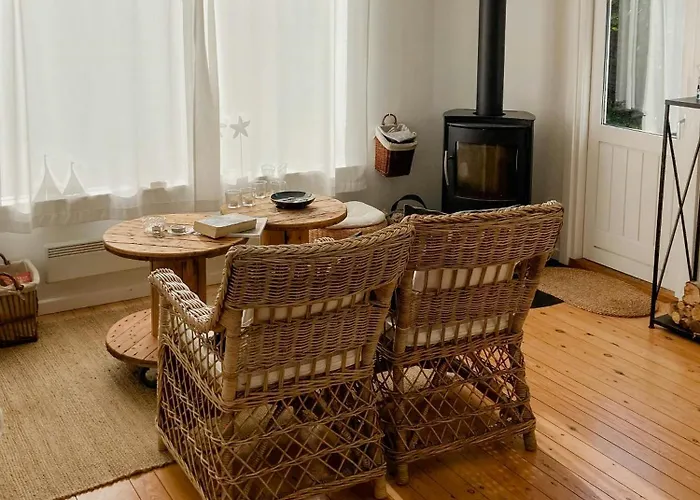 Cosy, Undisturbed Sanctuary Away From The Feriehus *